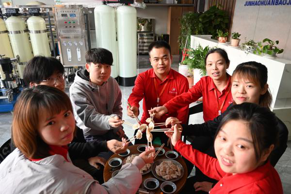 君浩環保網銷部員工 君浩環保網銷部員工