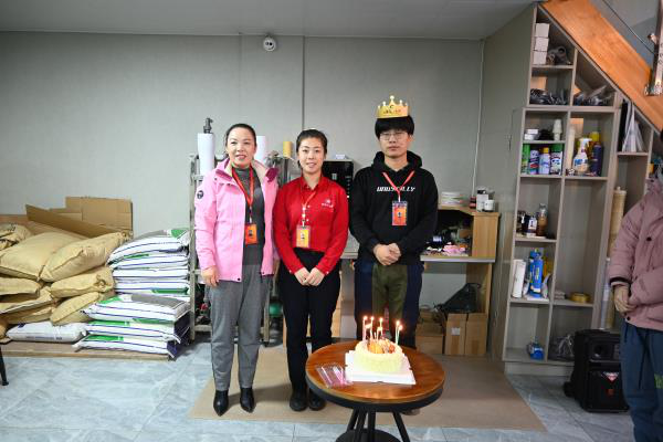 君浩環(huán)保為員工開生日趴 君浩環(huán)保為員工開生日趴