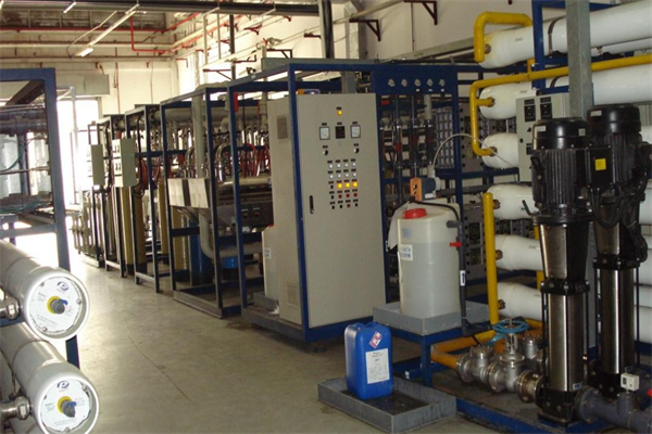工業超純水設備 工業超純水設備
