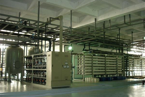 工業反滲透超純水設備 工業反滲透超純水設備