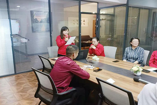 君浩環保集團——她來了!她來了!她帶著月度銷冠走來了! 君浩環保集團——她來了!她來了!她帶著月度銷冠走來了!