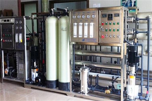 沈陽(yáng)兩噸純水設(shè)備多少錢(qián) 沈陽(yáng)兩噸純水設(shè)備多少錢(qián)