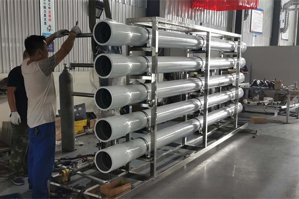 綿陽(yáng)反滲透純水處理設(shè)備生產(chǎn)廠家 綿陽(yáng)反滲透純水處理設(shè)備生產(chǎn)廠家