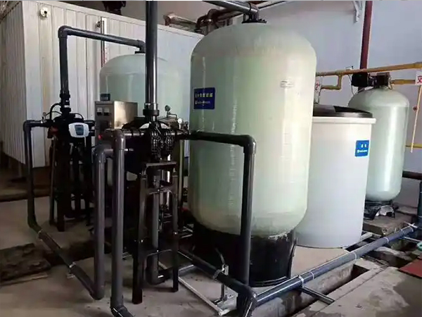 全自動軟化水處理系統:工業生產的“水質優化大師” 全自動軟化水處理系統:工業生產的“水質優化大師”