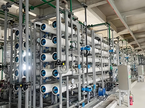 大型反滲透設備價格是多少?關鍵因素解析與選購指南 大型反滲透設備價格是多少?關鍵因素解析與選購指南