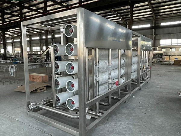 工業(yè)大型純水處理設(shè)備:規(guī)模化生產(chǎn)的水質(zhì)護(hù)航方案  工業(yè)大型純水處理設(shè)備:規(guī)模化生產(chǎn)的水質(zhì)護(hù)航方案