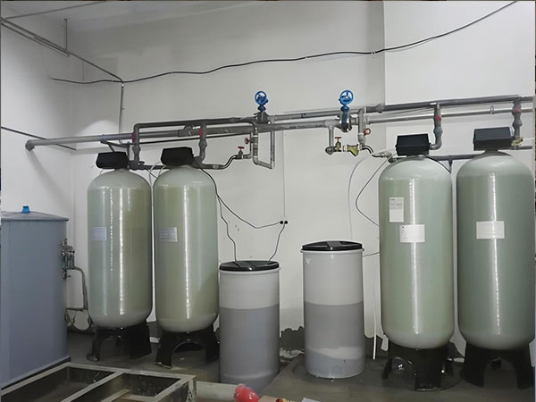 智能運(yùn)行：全自動軟化水處理裝置的工業(yè)應(yīng)用