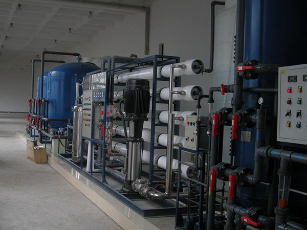 工業(yè)純水水處理設(shè)備：助力企業(yè)破解水質(zhì)難題，保障生產(chǎn)穩(wěn)定運(yùn)行